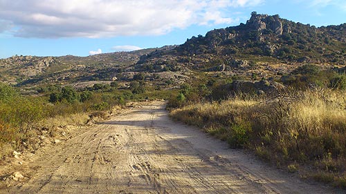 Destrozos en los caminos de las Cascadas y de Prado Encinas