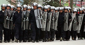 Despliegue policial en el distrito de Zhongdian
